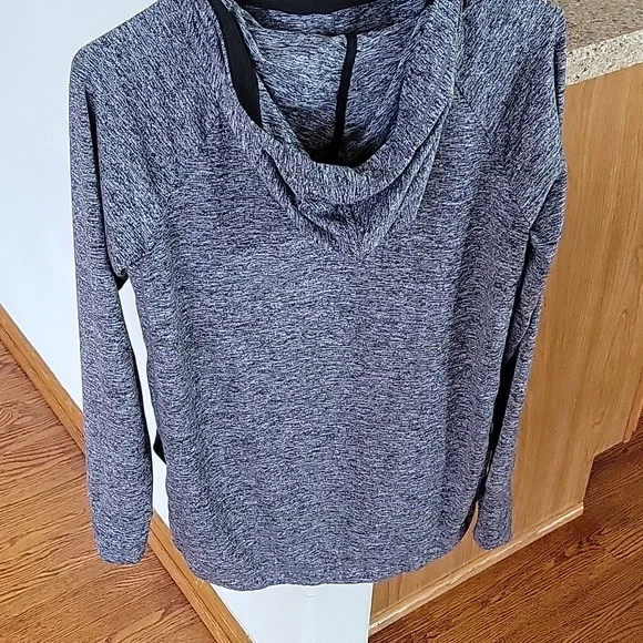Athleta top - Picture 3 of 3